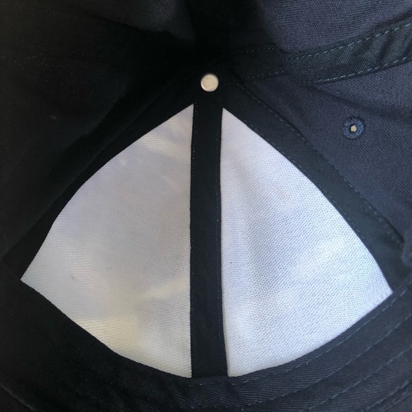 Marineland Canada Cap - Picture 6 of 6